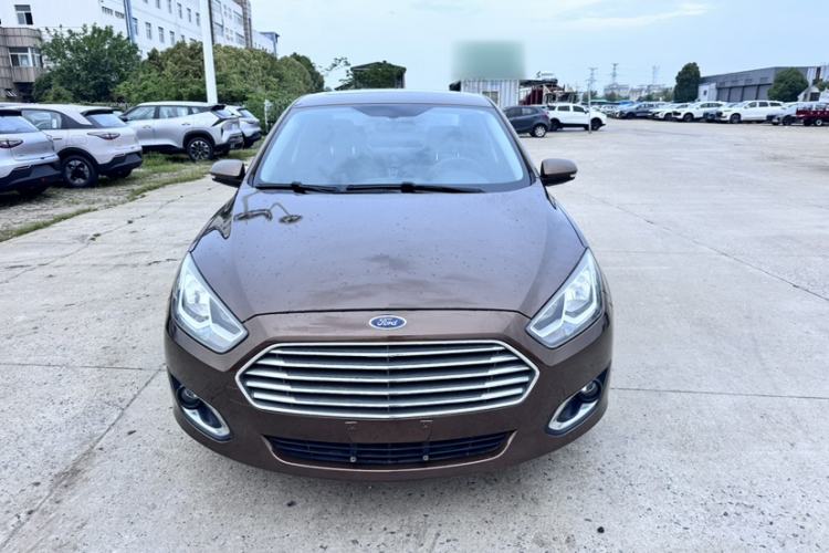 Used Ford Escort 2015 1.5L Manual Fashion Edition Exterior 1