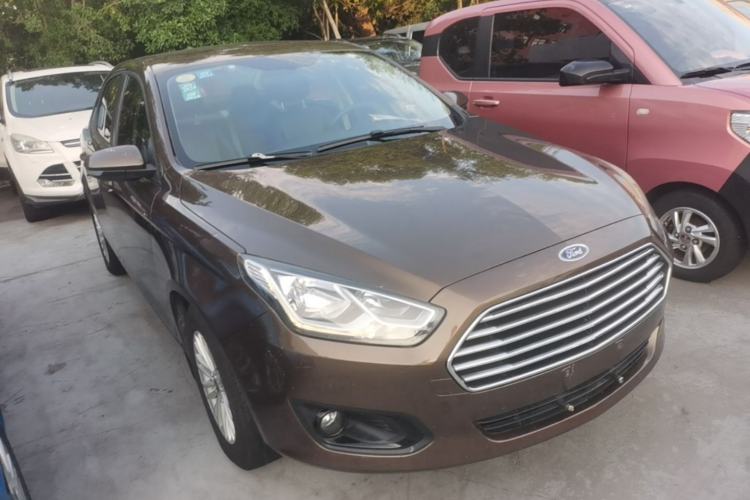 Used Ford Escort 2015 1.5L Automatic Comfort Edition Exterior 1