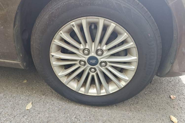 Used Ford Escort 2015 1.5L Automatic Comfort Edition Exterior 1