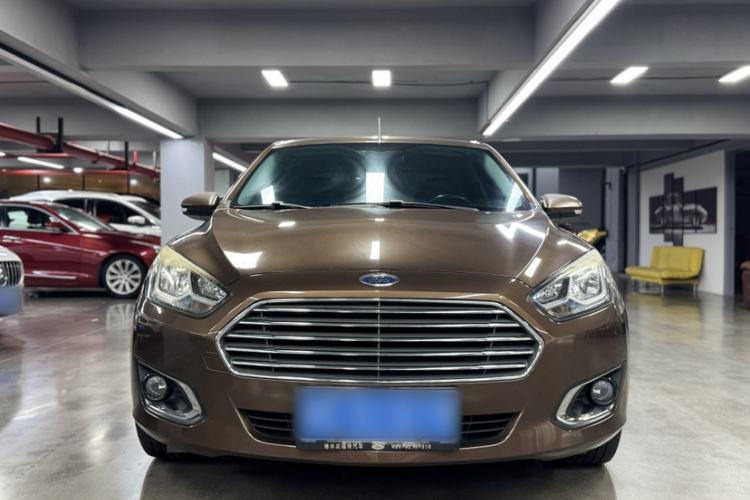 Used Ford Escort 2015 1.5L Manual Fashion Edition Exterior 1