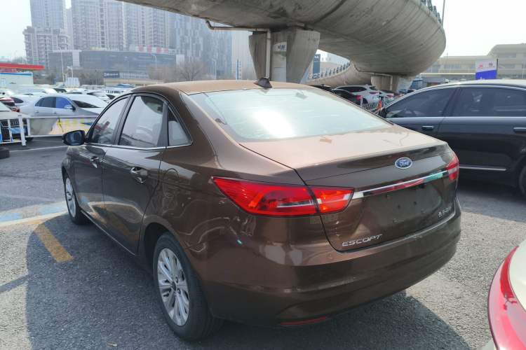 Used Ford Escort 2015 1.5L Automatic Fashion Model Exterior 2