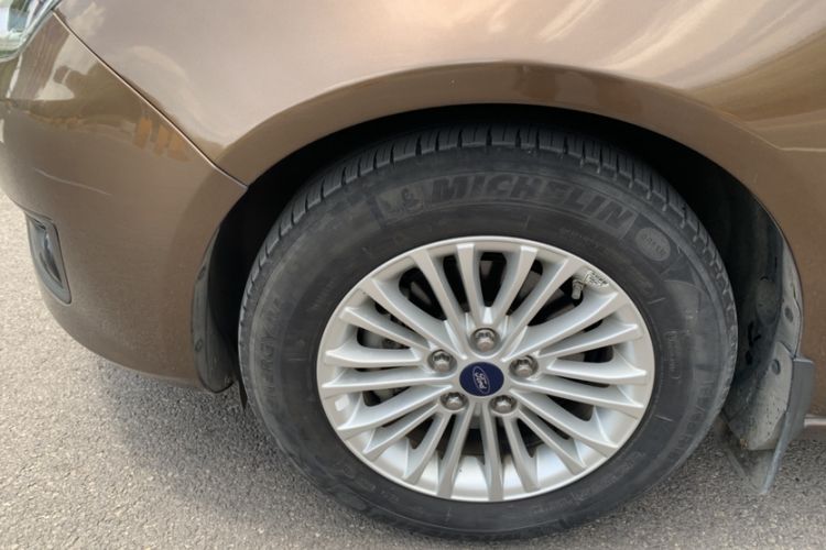 Used Ford Escort 2015 1.5L Automatic Comfort Edition Exterior 2