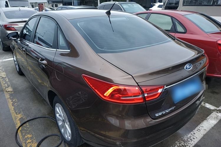Used Ford Escort 2015 1.5L Automatic Fashion Model Exterior 2