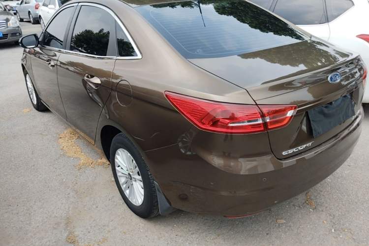 Used Ford Escort 2015 1.5L Automatic Comfort Edition Exterior 2