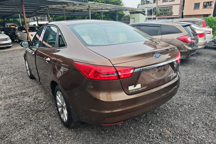 Used Ford Escort 2015 1.5L Automatic Fashion Model Exterior 3