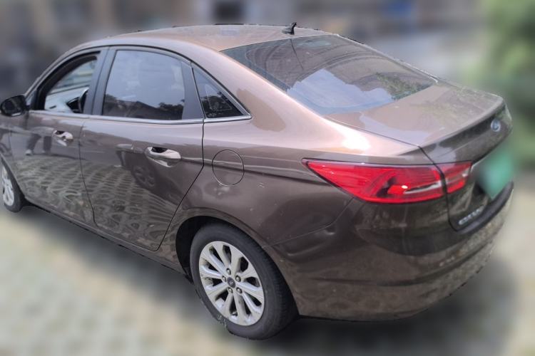 Used Ford Escort 2015 1.5L Automatic Fashion Model Exterior 3