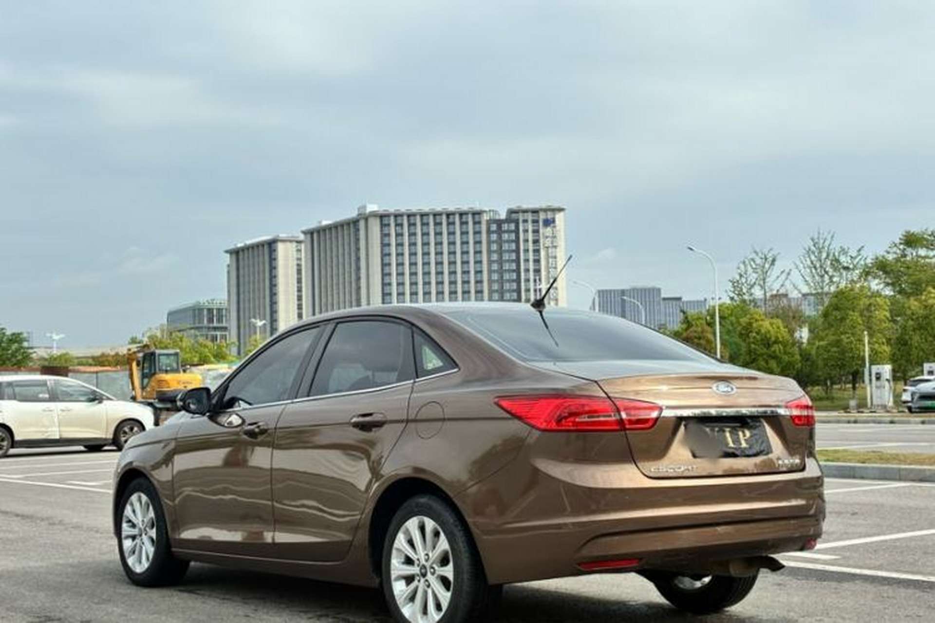 Used Ford Escort 2015 1.5L Automatic Fashion Model Exterior 3