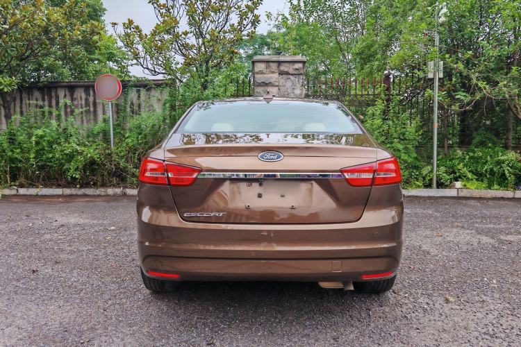 Used Ford Escort 2015 1.5L Automatic Fashion Model Exterior 4