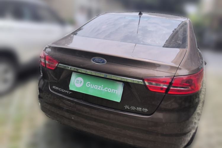 Used Ford Escort 2015 1.5L Automatic Fashion Model Exterior 4