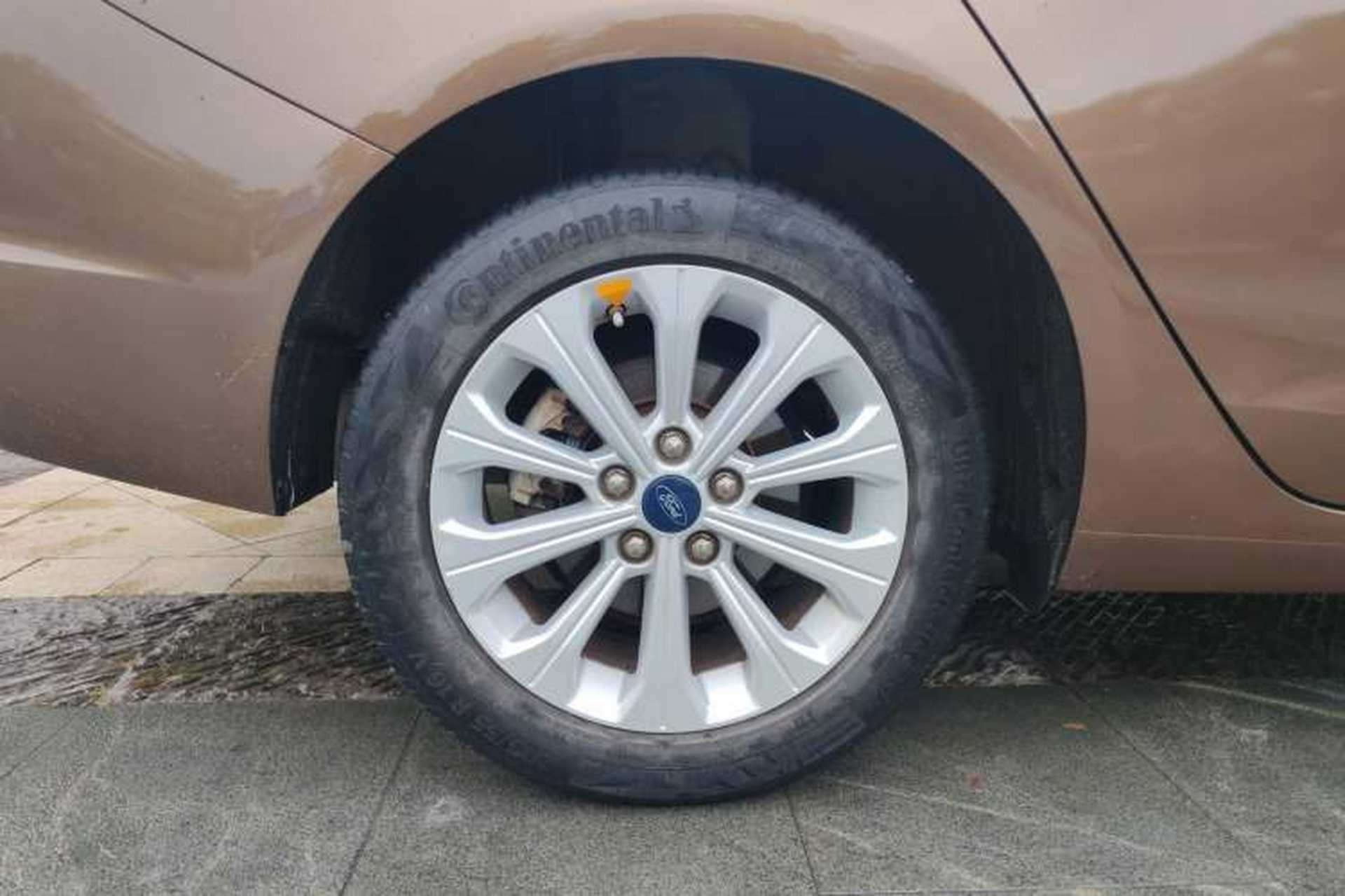 Used Ford Escort 2015 1.5L Automatic Fashion Model Exterior 4