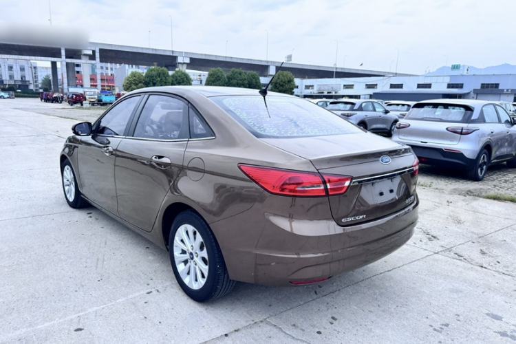 Used Ford Escort 2015 1.5L Manual Fashion Edition Exterior 4