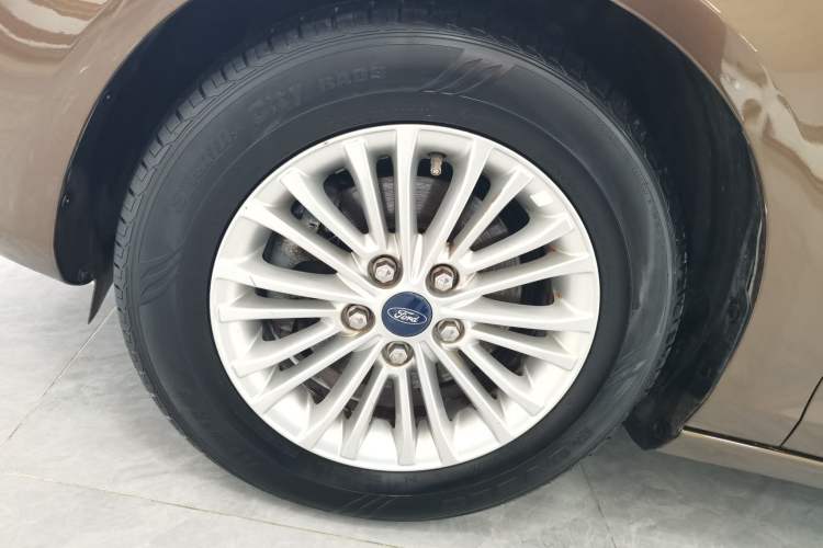 Used Ford Escort 2015 1.5L Manual Comfort Model Exterior 4