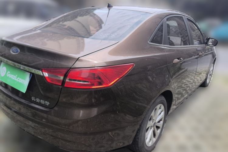 Used Ford Escort 2015 1.5L Automatic Fashion Model Exterior 5