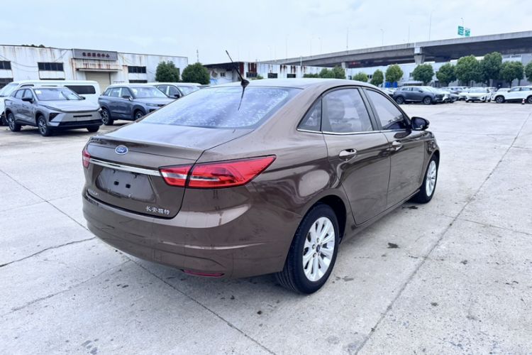 Used Ford Escort 2015 1.5L Manual Fashion Edition Exterior 5