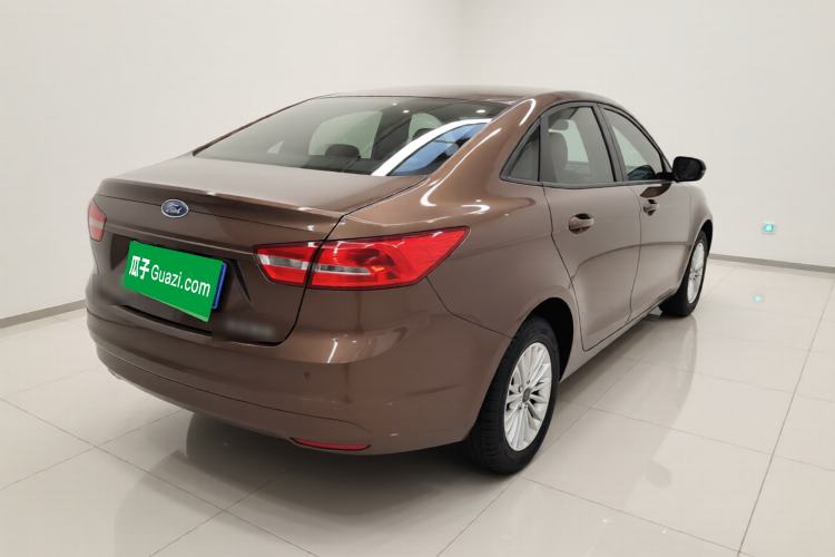 Used Ford Escort 2015 1.5L Automatic Comfort Edition Exterior 5