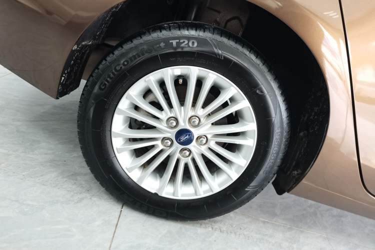 Used Ford Escort 2015 1.5L Manual Comfort Model Exterior 5