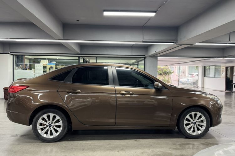 Used Ford Escort 2015 1.5L Manual Fashion Edition Exterior 5