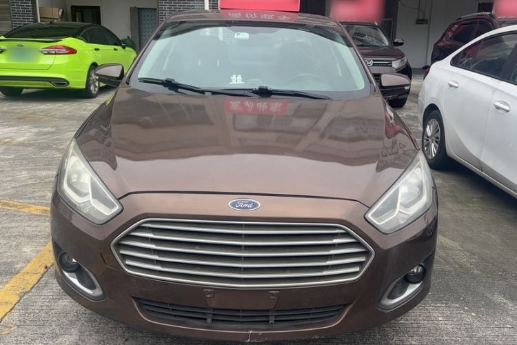 Used Ford Escort 2015 1.5L Automatic Comfort Edition Exterior 6