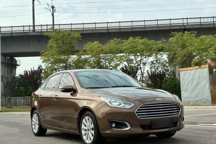 Used Ford Escort 2015 1.5L Automatic Fashion Model Exterior 6