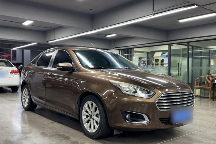 Used Ford Escort 2015 1.5L Manual Fashion Edition Exterior 6