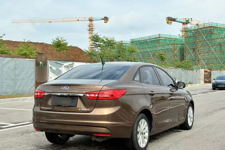 Used Ford Escort 2015 1.5L Automatic Fashion Model Exterior 8