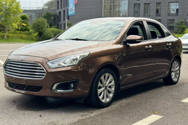 Używany Ford Escort 2015 1.5L Automatic Fashion Model Guazi used car, China used car export, Used car for sale, Used cars, Cheapest cars for sale