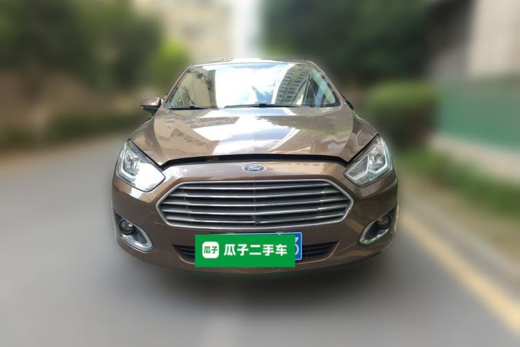Used Ford Escort 2015 1.5L Manual Fashion Edition Front