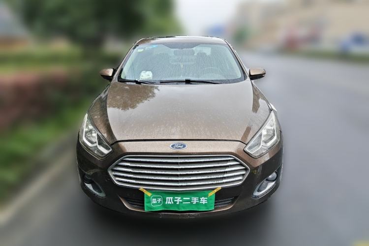 Used Ford Escort 2015 1.5L Manual Fashion Edition Front
