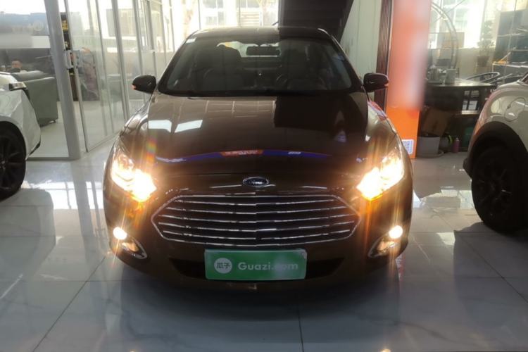 Used Ford Escort 2015 1.5L Manual Fashion Edition Front