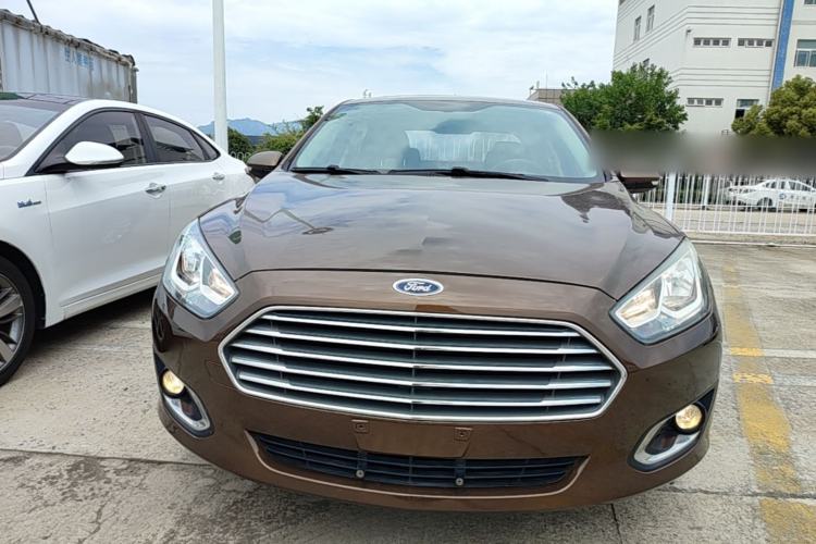 Used Ford Escort 2015 1.5L Manual Fashion Edition Front