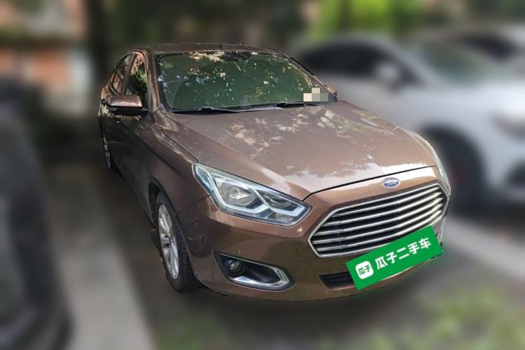 Used Ford Escort 2015 1.5L Automatic Fashion Model Front Right 45 Deg