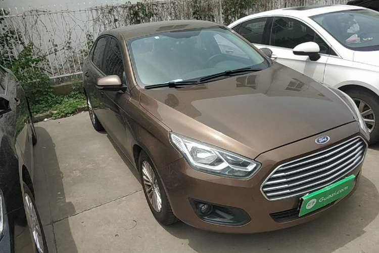 Used Ford Escort 2015 1.5L Automatic Comfort Edition Front Right 45 Deg