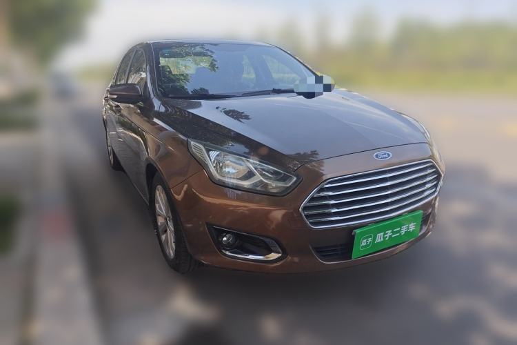 Used Ford Escort 2015 1.5L Automatic Fashion Model Front Right 45 Deg