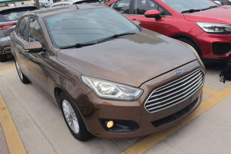 Used Ford Escort 2015 1.5L Automatic Comfort Edition Front Right 45 Deg