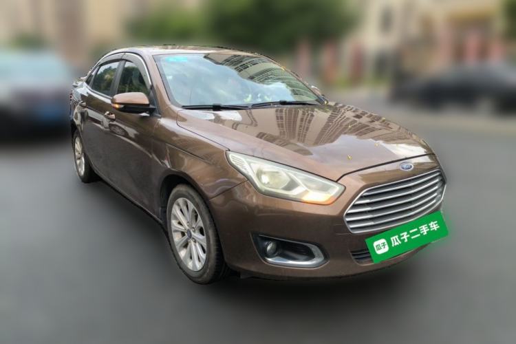 Used Ford Escort 2015 1.5L Automatic Fashion Model Front Right 45 Deg