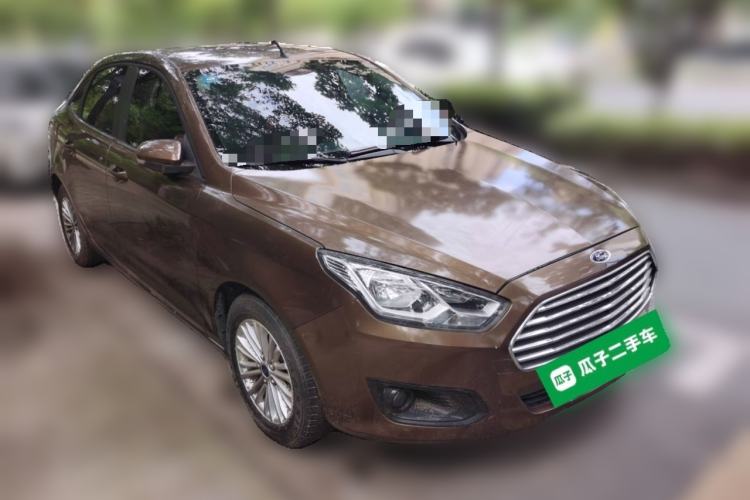 Used Ford Escort 2015 1.5L Manual Comfort Model Front Right 45 Deg