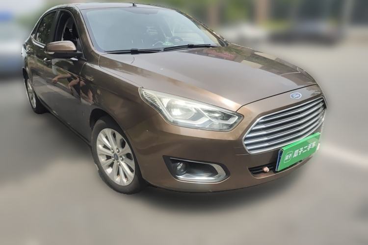 Used Ford Escort 2015 1.5L Automatic Fashion Model Front Right 45 Deg