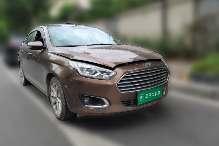 Used Ford Escort 2015 1.5L Automatic Fashion Model Front Right 45 Deg