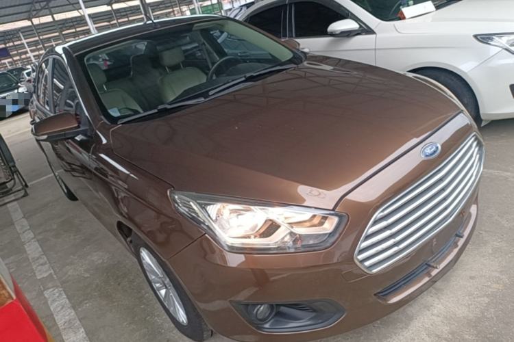Used Ford Escort 2015 1.5L Automatic Comfort Edition Front Right 45 Deg
