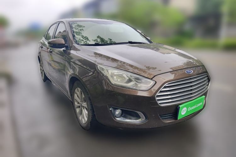 Used Ford Escort 2015 1.5L Automatic Fashion Model Front Right 45 Deg