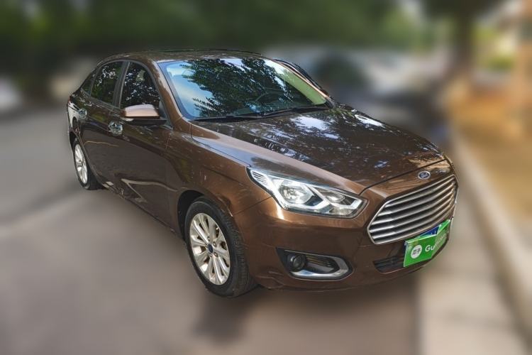 Used Ford Escort 2015 1.5L Automatic Fashion Model Front Right 45 Deg