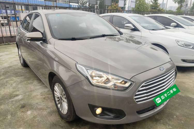 Used Ford Escort 2015 1.5L Automatic Comfort Edition Front Right 45 Deg