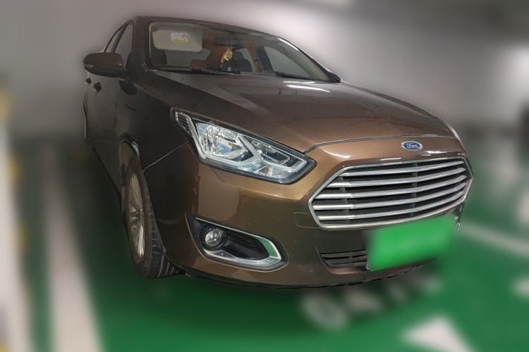 Used Ford Escort 2015 1.5L Automatic Comfort Edition Front Right 45 Deg