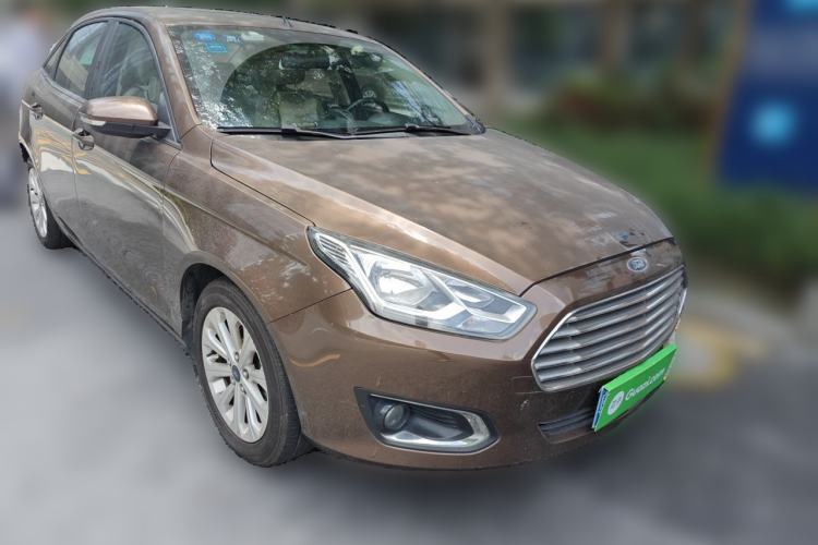 Used Ford Escort 2015 1.5L Automatic Fashion Model Front Right 45 Deg