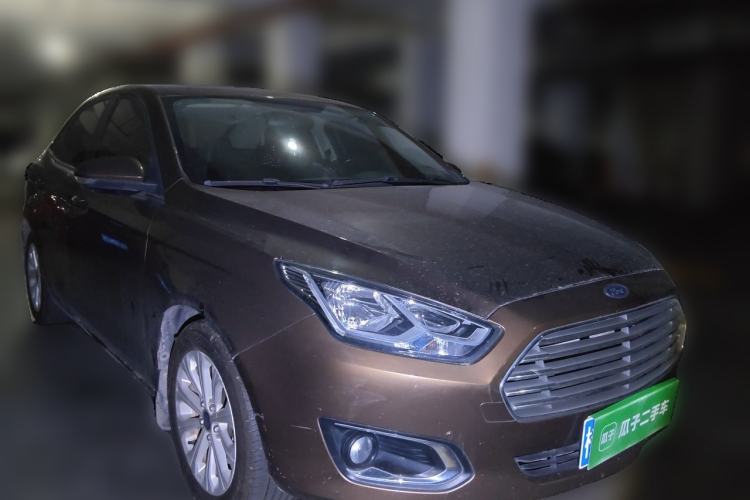 Used Ford Escort 2015 1.5L Automatic Fashion Model Front Right 45 Deg