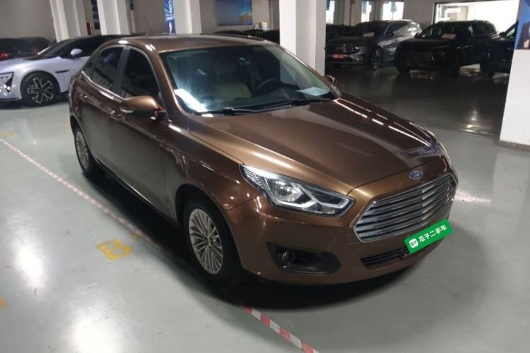 Used Ford Escort 2015 1.5L Automatic Comfort Edition Front Right 45 Deg