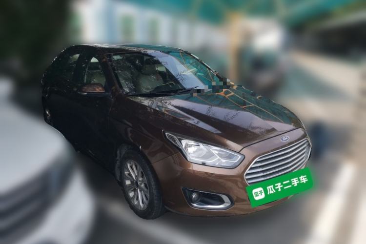 Used Ford Escort 2015 1.5L Automatic Fashion Model Front Right 45 Deg
