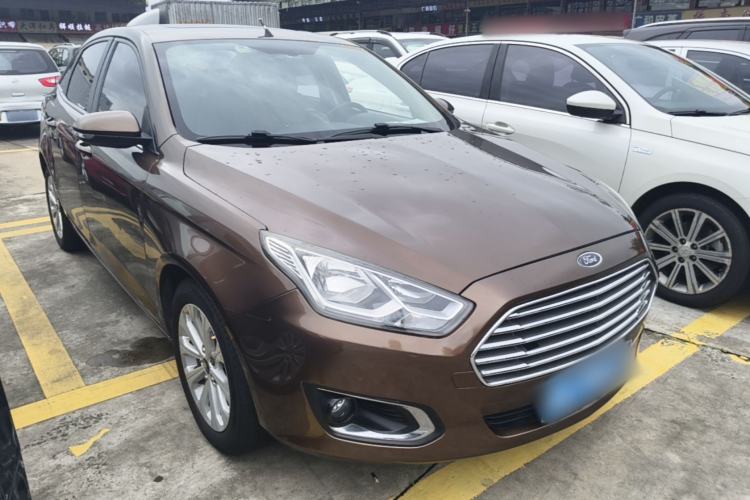 Used Ford Escort 2015 1.5L Automatic Fashion Model Front Right 45 Deg