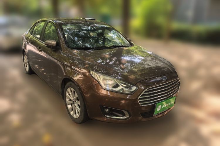 Used Ford Escort 2015 1.5L Automatic Fashion Model Front Right 45 Deg