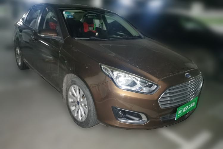 Used Ford Escort 2015 1.5L Automatic Fashion Model Front Right 45 Deg